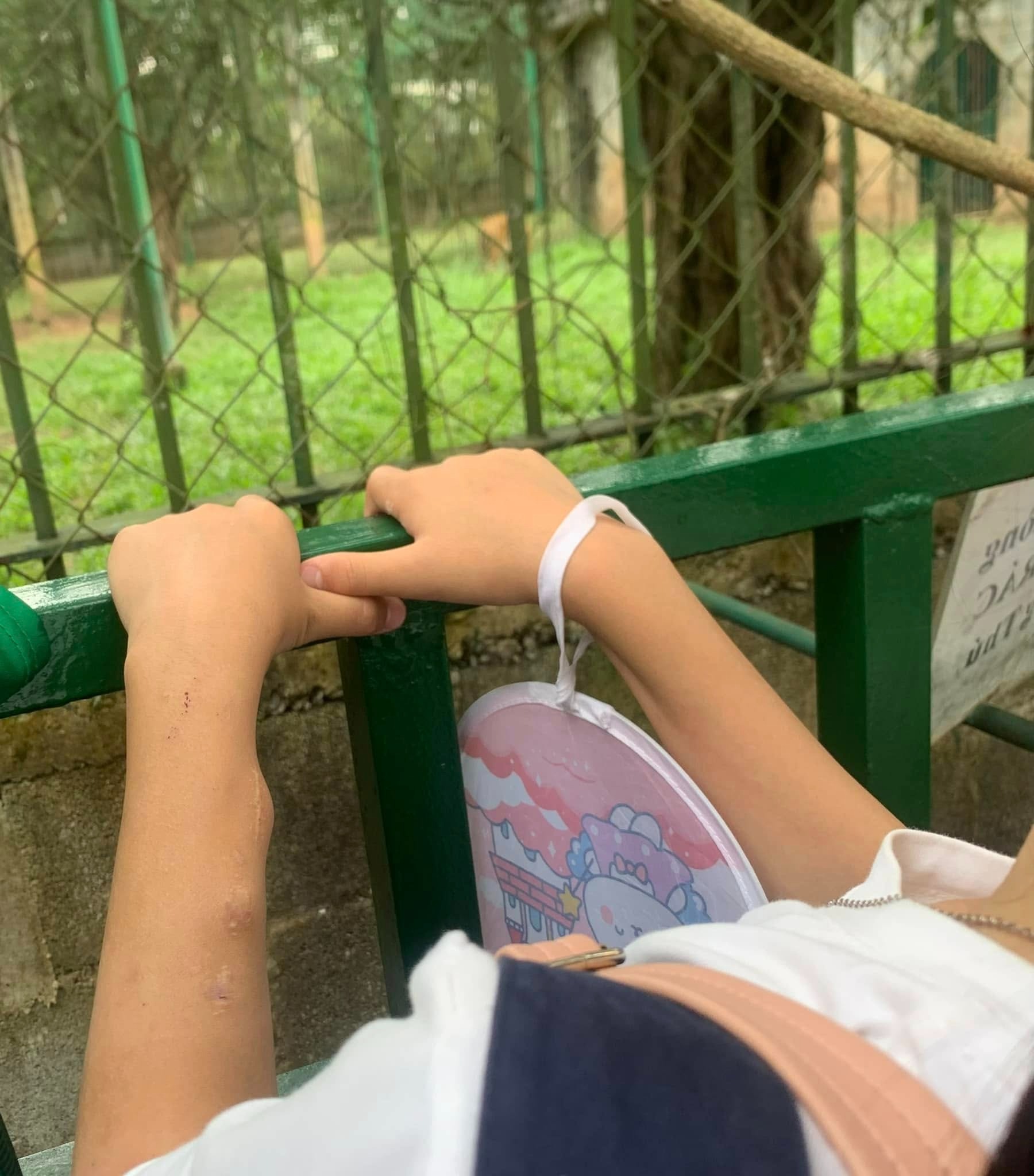 Giảng viên 10 năm làm bánh trung thu tặng bệnh nhi suy thận: "Tôi không muốn các bé cô đơn!" - Ảnh 11.