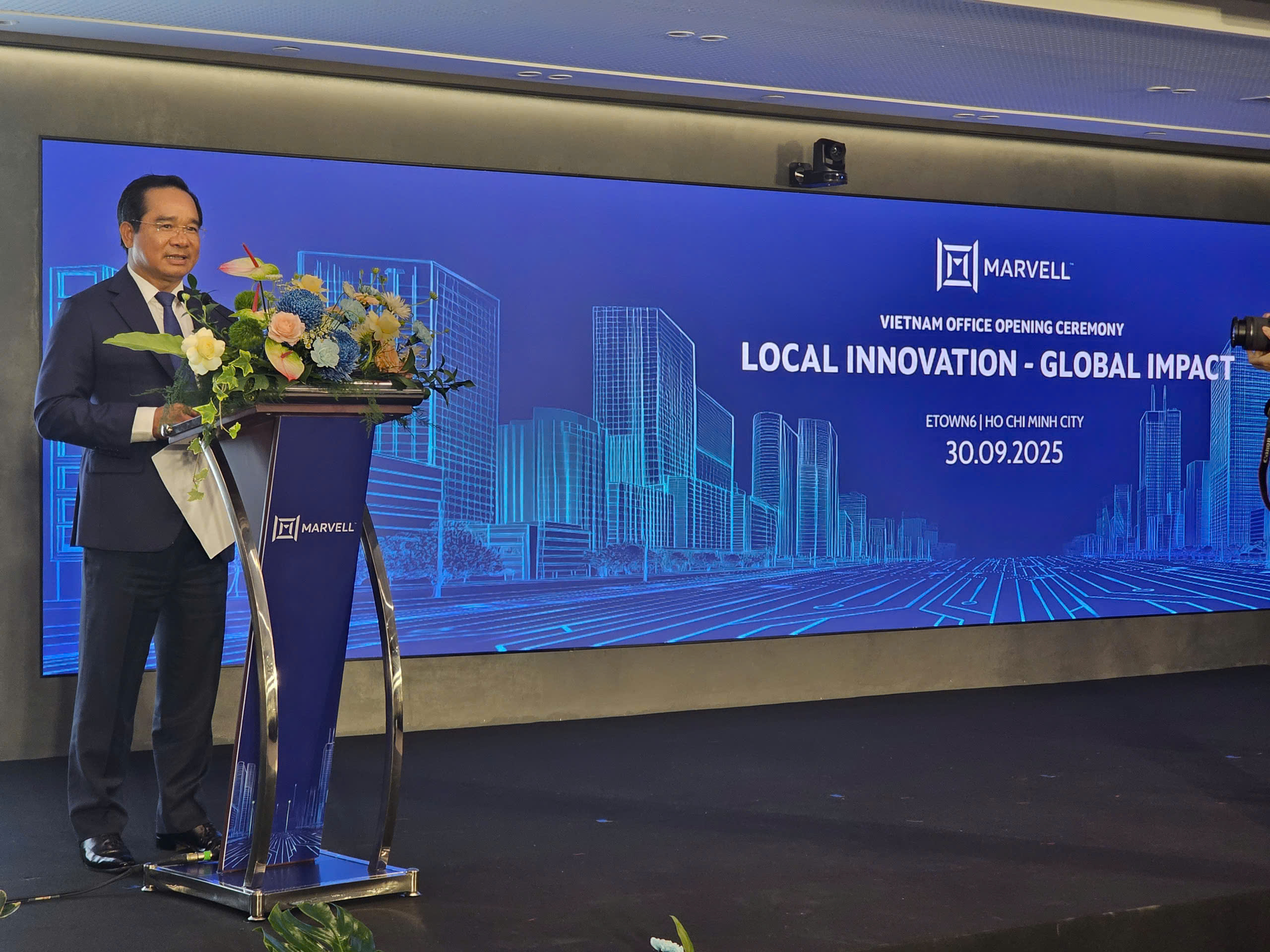 Cận cảnh phòng thí nghiệm triệu USD đặt tại TP HCM của "gã khổng lồ" bán dẫn toàn cầu- Ảnh 1.