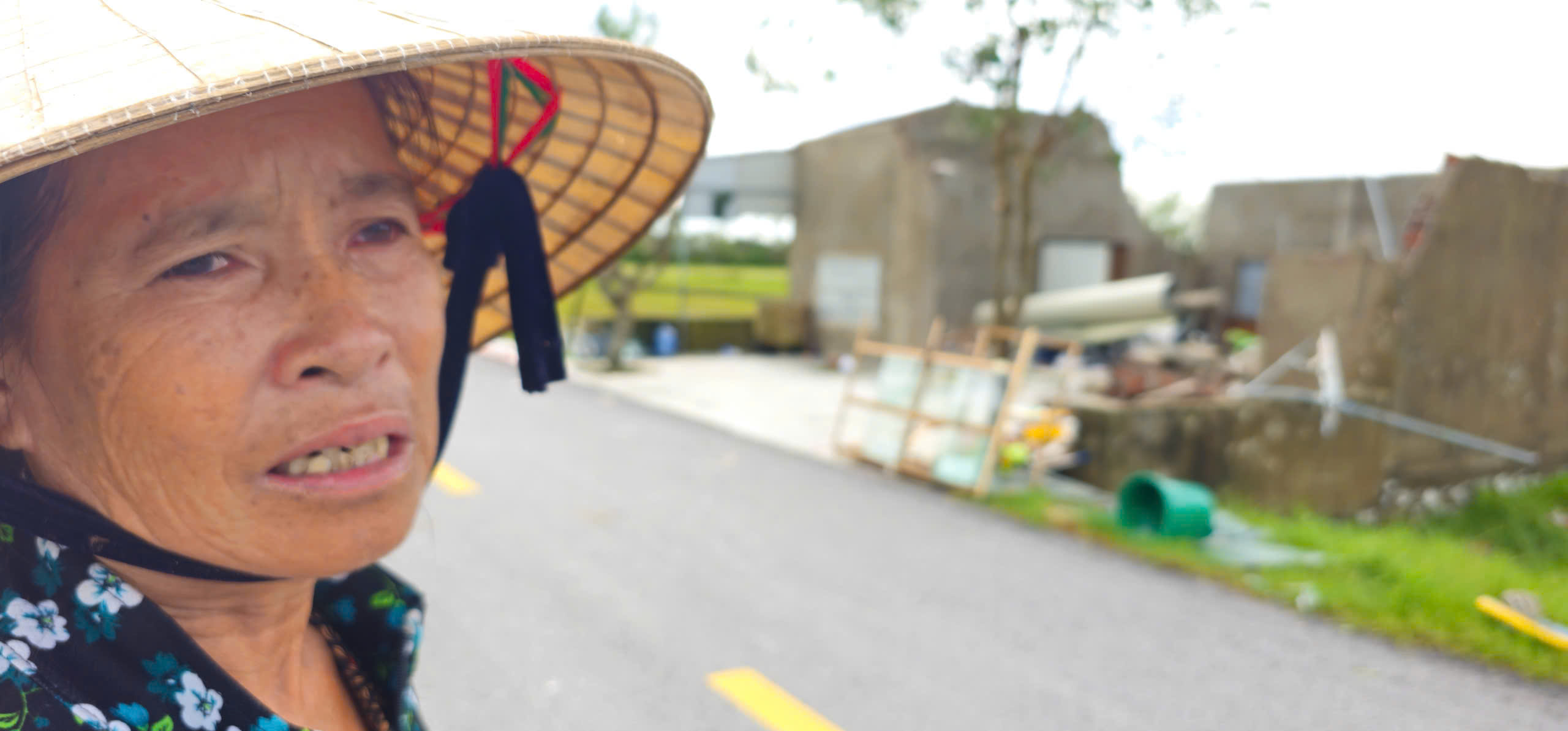 B&atilde;o cuốn đi hết to&agrave;n bộ t&agrave;i sản của vợ chồng em rồi anh ơi! - Ảnh 6.