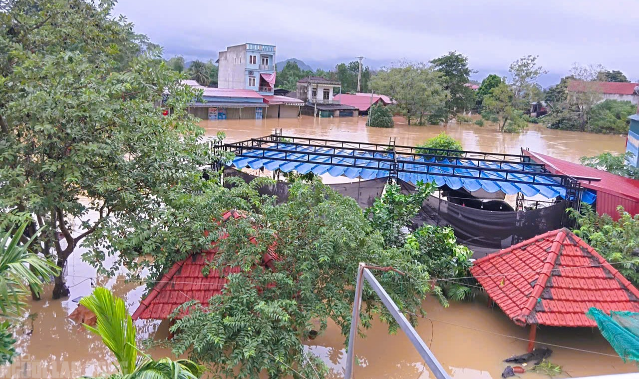 Một xã ở Thanh Hóa có hơn 3.000 ngôi nhà chìm trong biển nước - Ảnh 22.