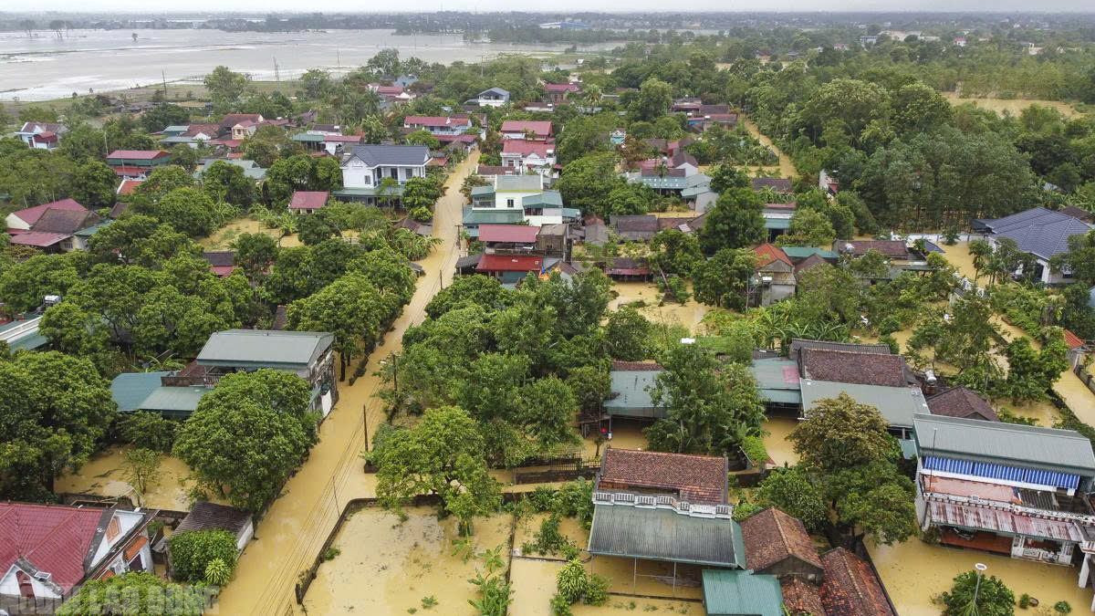 Một xã ở Thanh Hóa có hơn 3.000 ngôi nhà chìm trong biển nước - Ảnh 25.