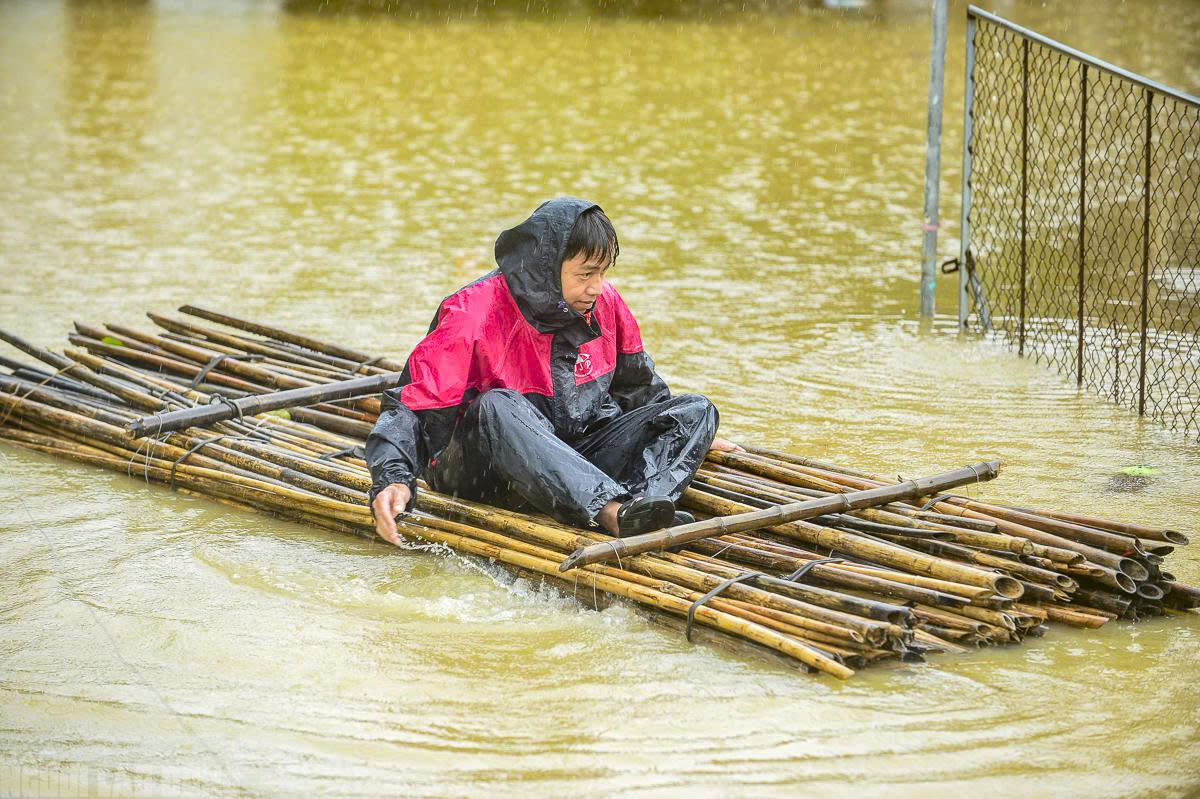 Một xã ở Thanh Hóa có hơn 3.000 ngôi nhà chìm trong biển nước - Ảnh 14.