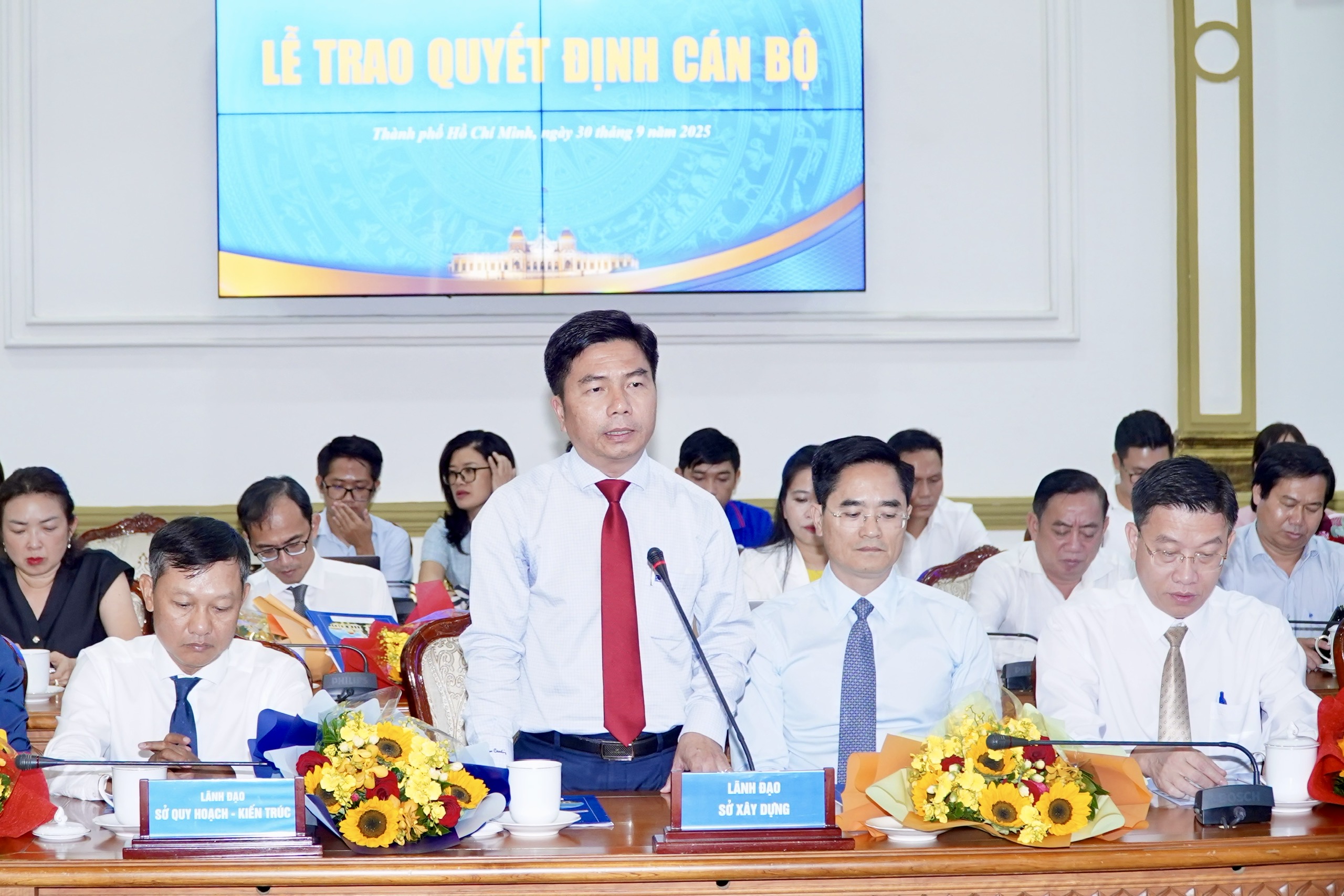 Chủ tịch UBND TP HCM Nguyễn Văn Được đề nghị c&aacute;n bộ gạt bỏ tư duy c&aacute;t cứ trong lĩnh vực, địa phương - Ảnh 8.