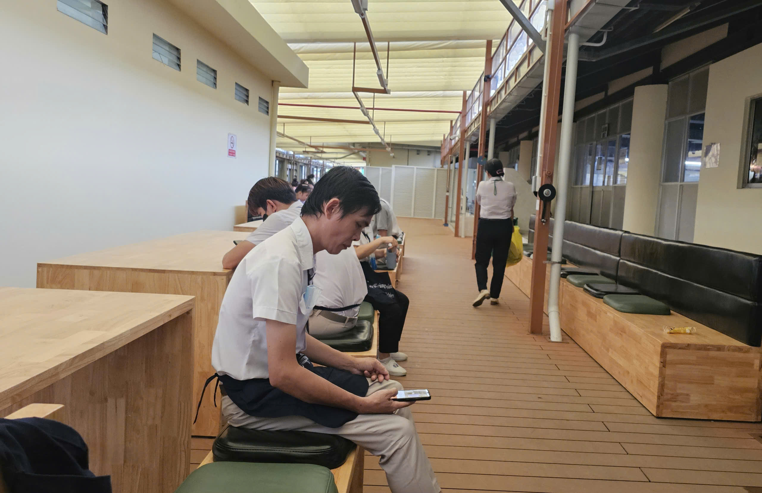 Một doanh nghiệp nước ngo&agrave;i ở TP HCM chi 2 tỉ đồng để l&agrave;m nơi giải tr&iacute; cho người lao động - Ảnh 4.
