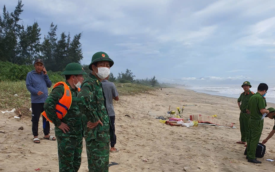 Phát hiện 2 thi thể nghi là nạn nhân vụ 9 ngư dân mất tích ở Quảng Trị
