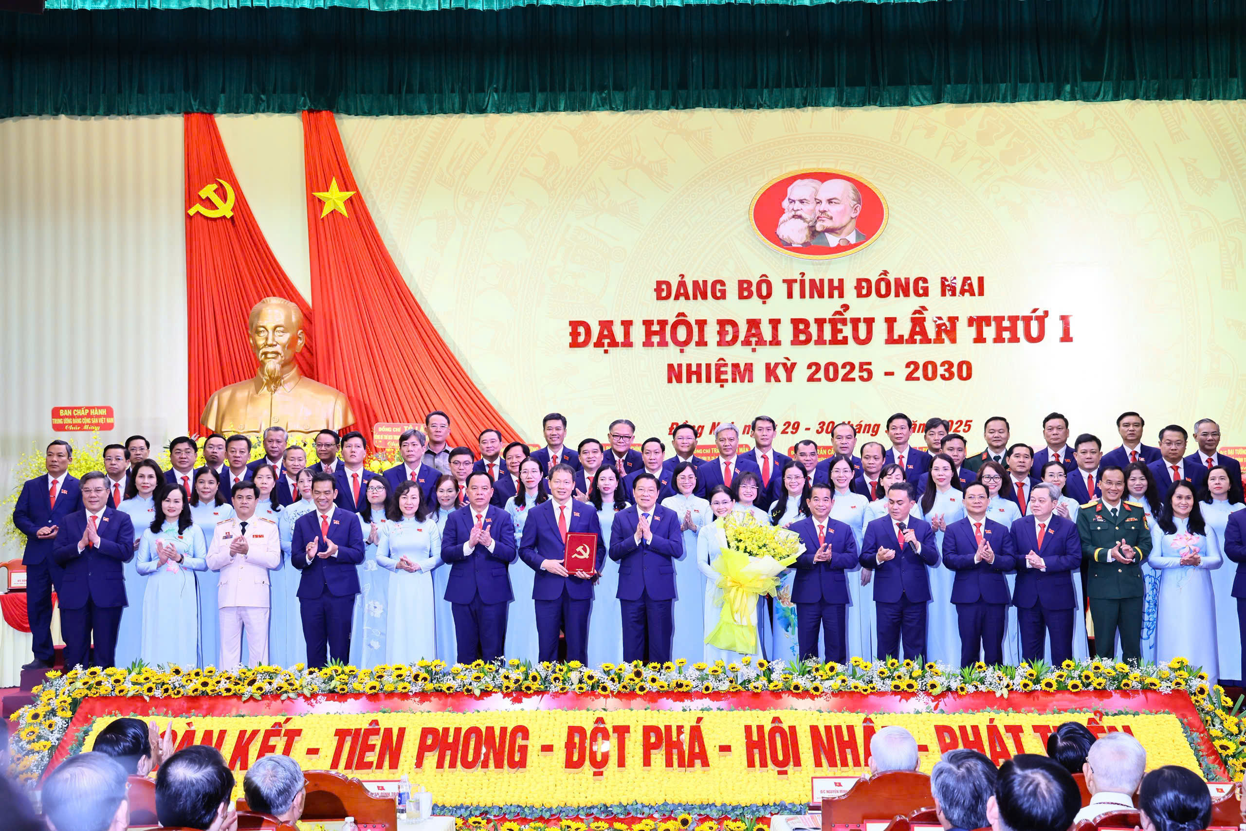 &Ocirc;ng Vũ Hồng Văn tiếp tục giữ chức B&iacute; thư Tỉnh ủy Đồng Nai nhiệm kỳ 2025-2030 - Ảnh 1.