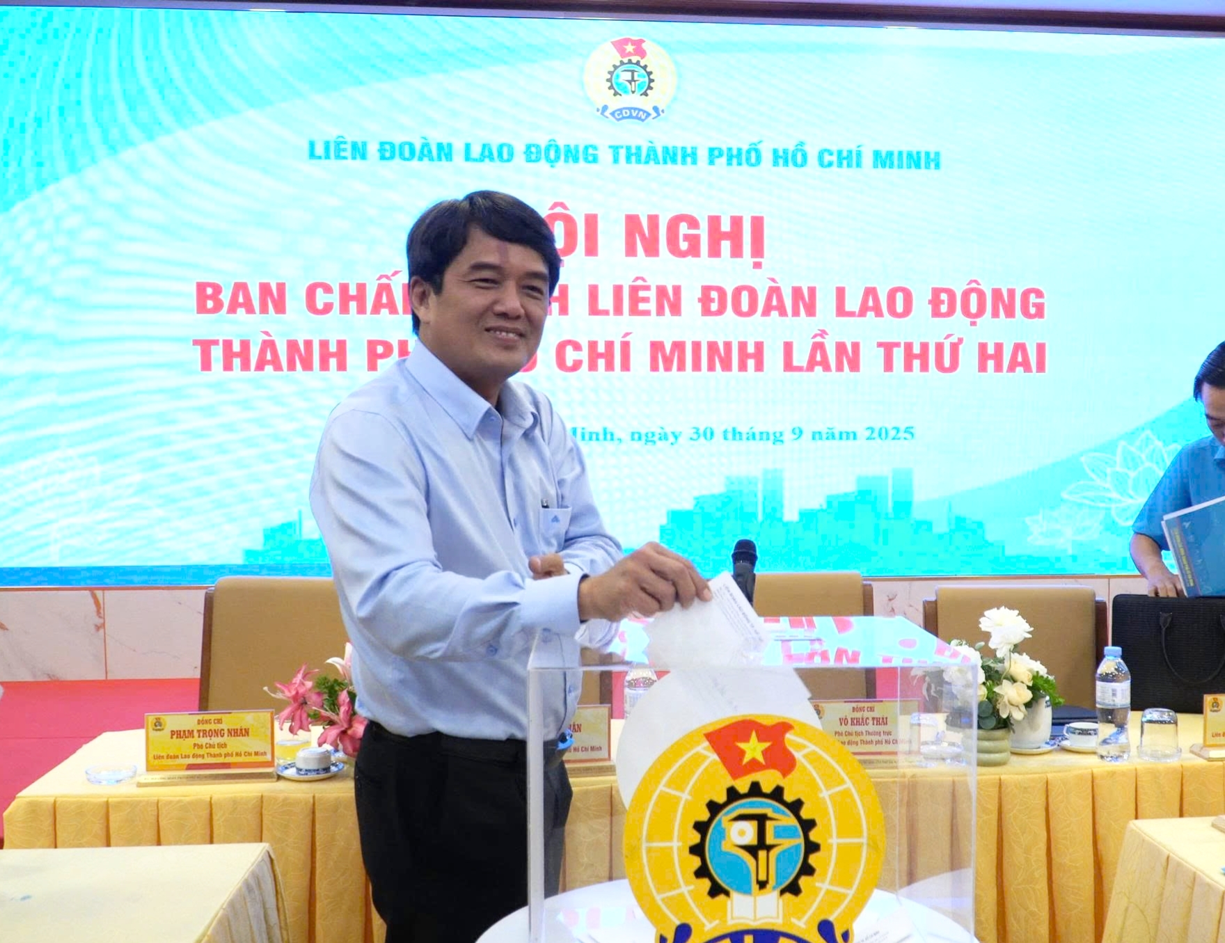 LĐLĐ TP HCM vận động c&aacute;n bộ C&ocirc;ng đo&agrave;n, đo&agrave;n vi&ecirc;n - lao động tiếp tục chung tay ủng hộ nh&acirc;n d&acirc;n Cuba - Ảnh 1.