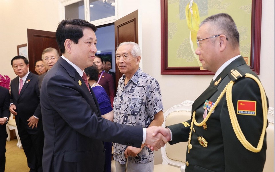 Chủ tịch nước Lương Cường xúc động gặp mặt gia đình các nhân sĩ hữu nghị Trung Quốc