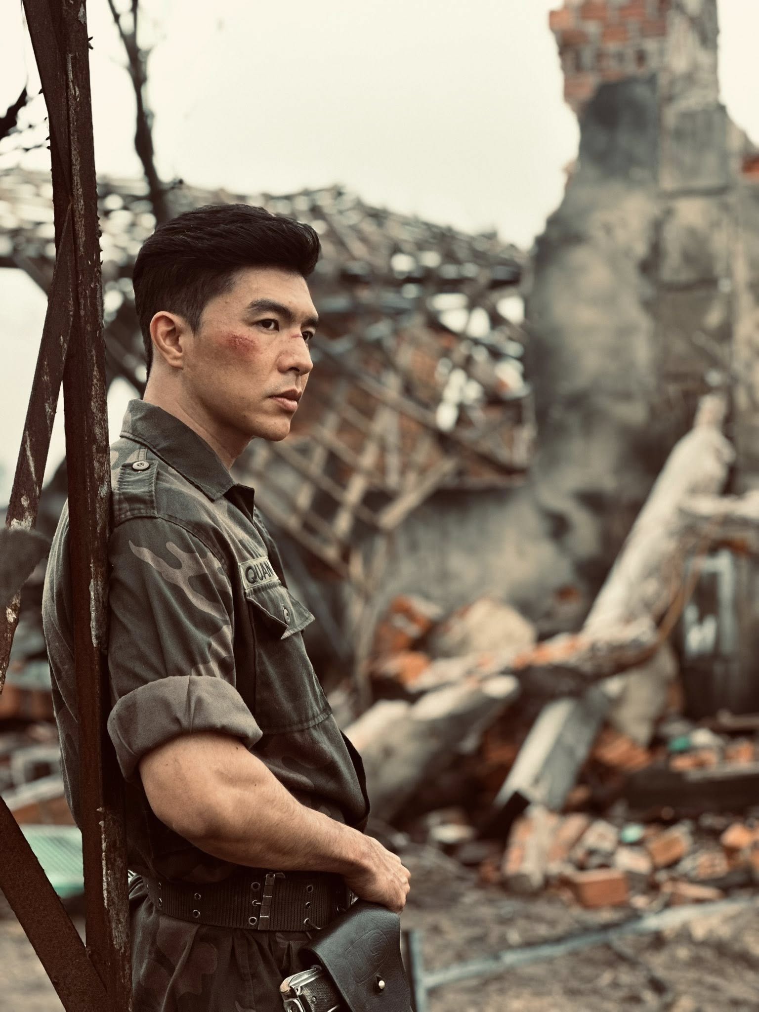 Steven Nguyễn g&acirc;y sốt với vai phản diện Quang trong "Mưa đỏ"- Ảnh 1.