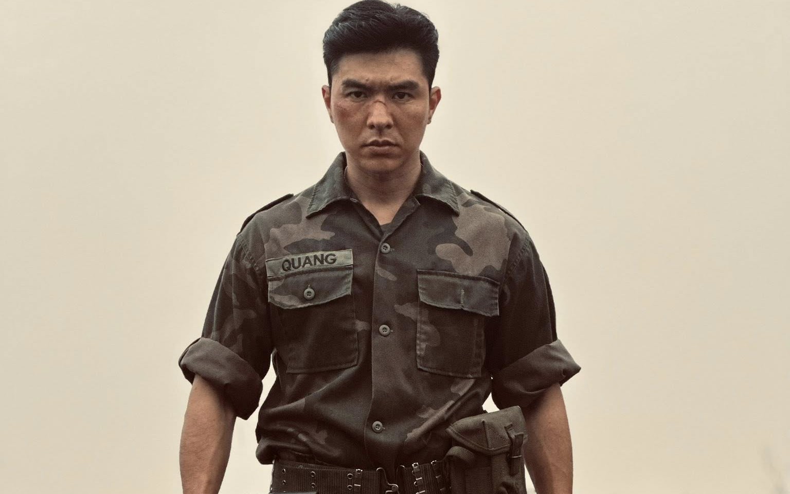 Steven Nguyễn gây sốt với vai phản diện Quang trong "Mưa đỏ"