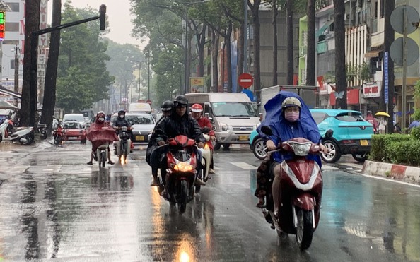 Thời tiết TP HCM ng&agrave;y 5-9: C&oacute; nắng v&agrave; mưa d&ocirc;ng gi&aacute;n đoạn- Ảnh 1.