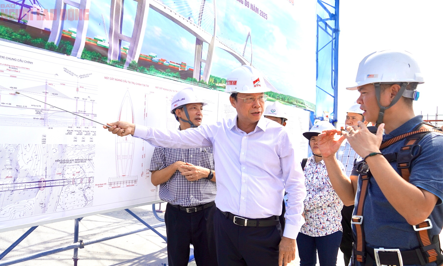 H&igrave;nh ảnh căng b&oacute; c&aacute;p d&acirc;y văng cầu Phước An c&oacute; nhịp lớn nhất ch&acirc;u &Aacute;- Ảnh 4.