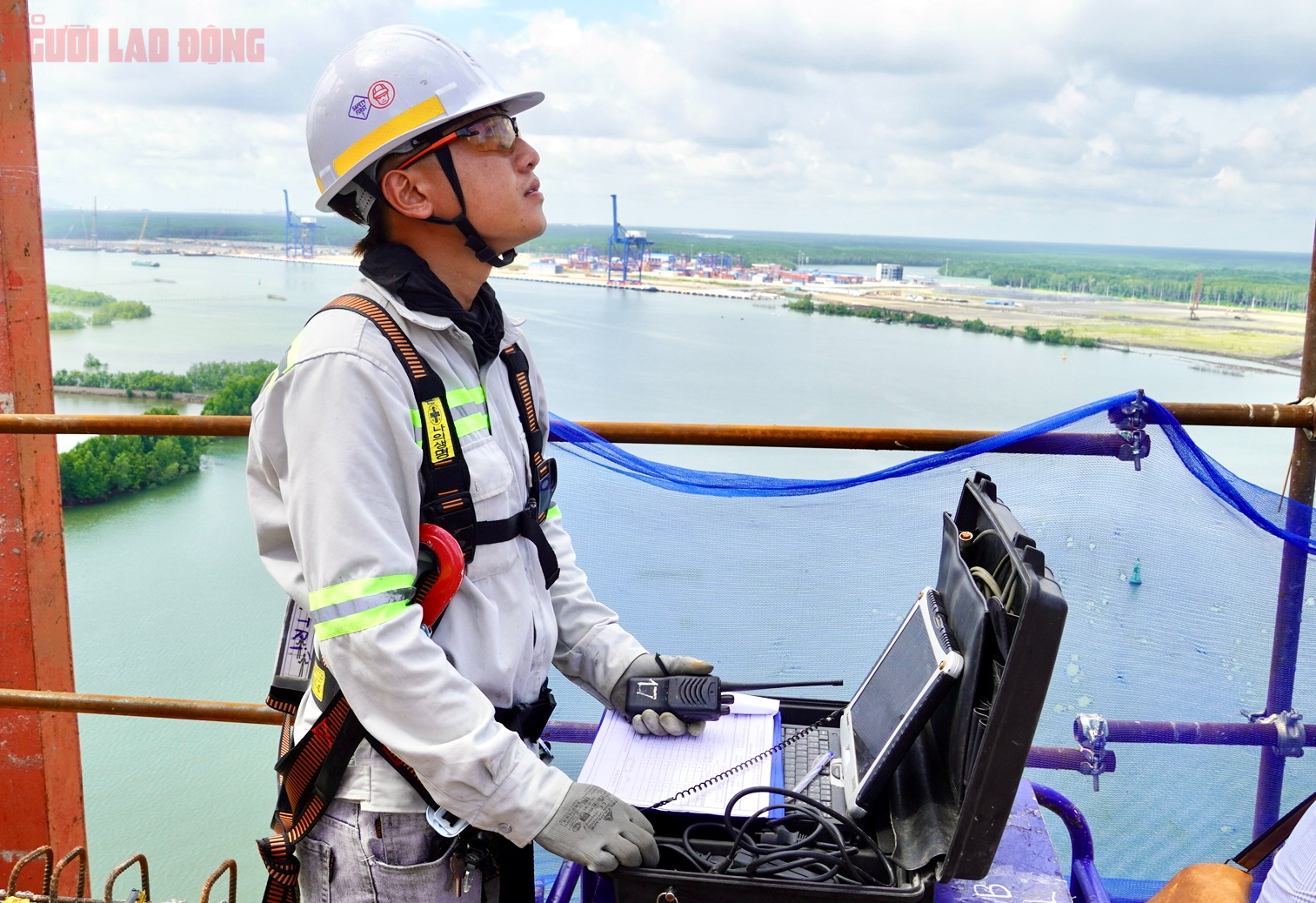 H&igrave;nh ảnh căng b&oacute; c&aacute;p d&acirc;y văng cầu Phước An c&oacute; nhịp lớn nhất ch&acirc;u &Aacute;- Ảnh 7.