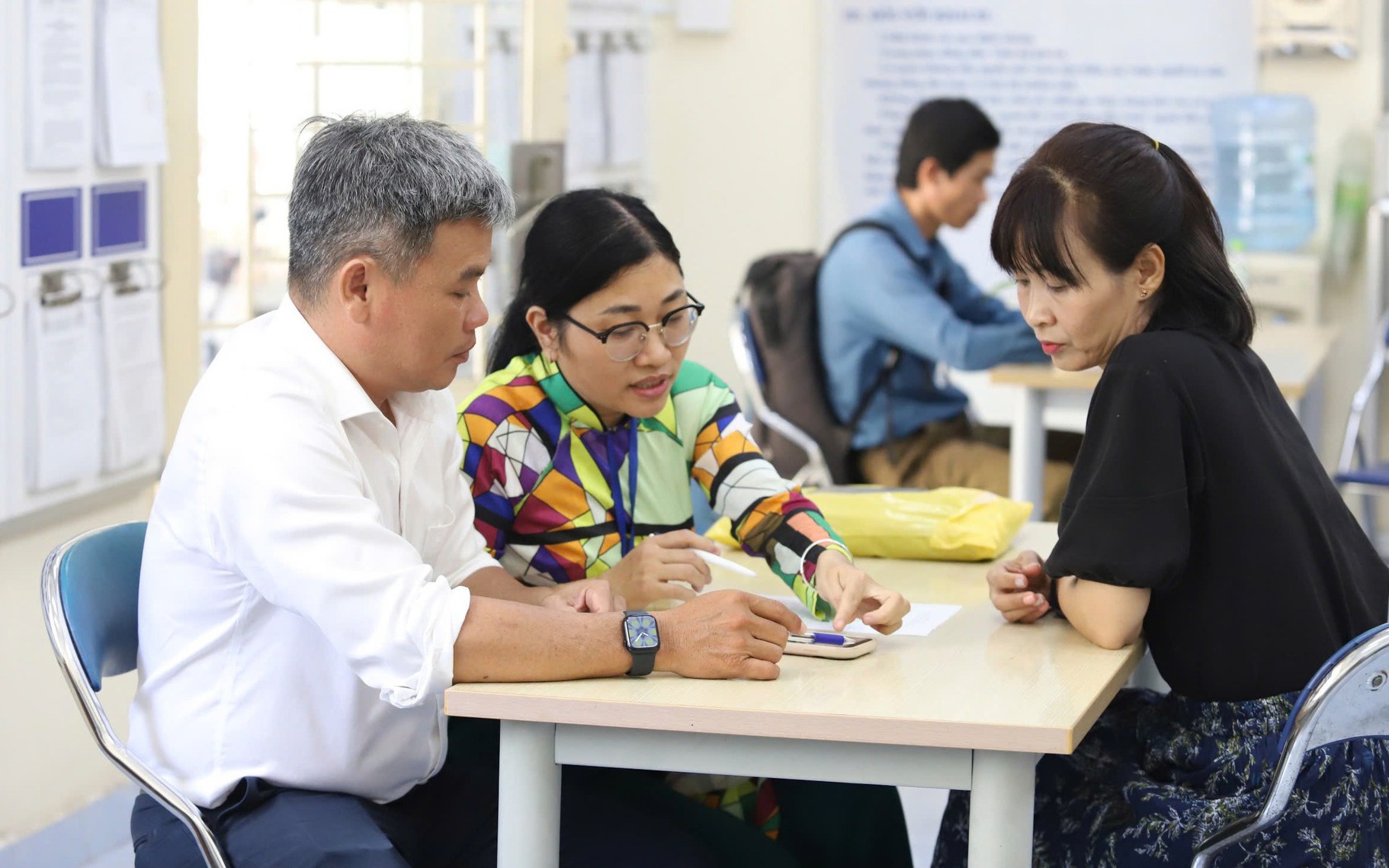 Chính phủ chỉ đạo xây dựng đề án tiền lương và phụ cấp áp dụng chung
