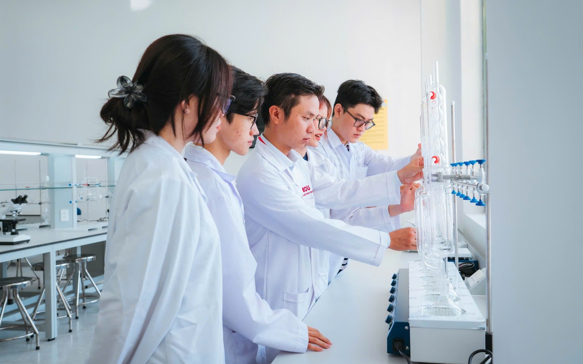 Một trường đại học ở TP HCM công bố "chính sách đặc biệt"