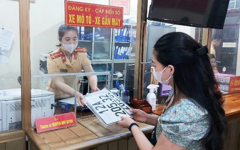 Bộ Công an thí điểm sang tên xe online ở các địa phương có dữ liệu hôn nhân đầy đủ