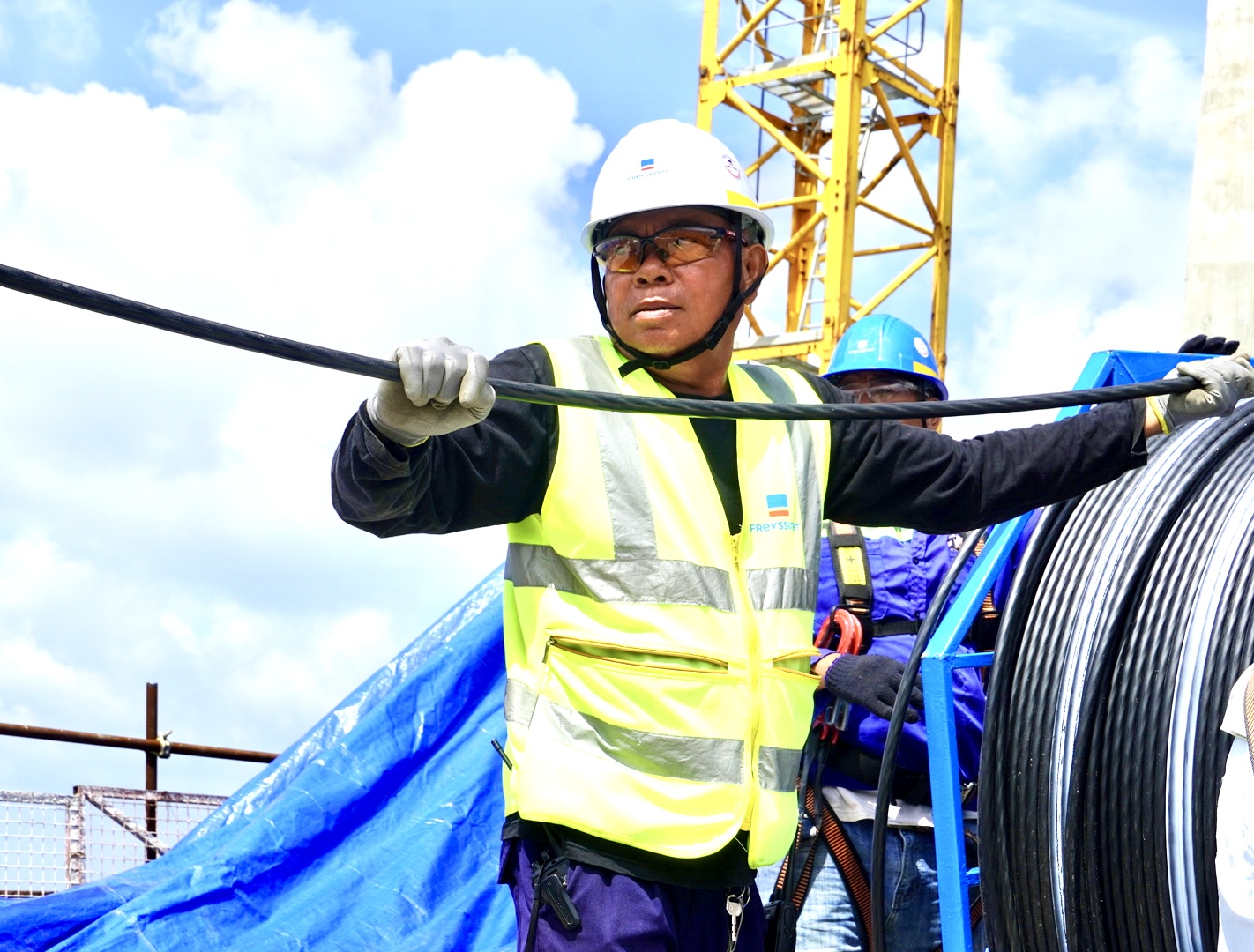 H&igrave;nh ảnh căng b&oacute; c&aacute;p d&acirc;y văng cầu Phước An c&oacute; nhịp lớn nhất ch&acirc;u &Aacute;- Ảnh 11.