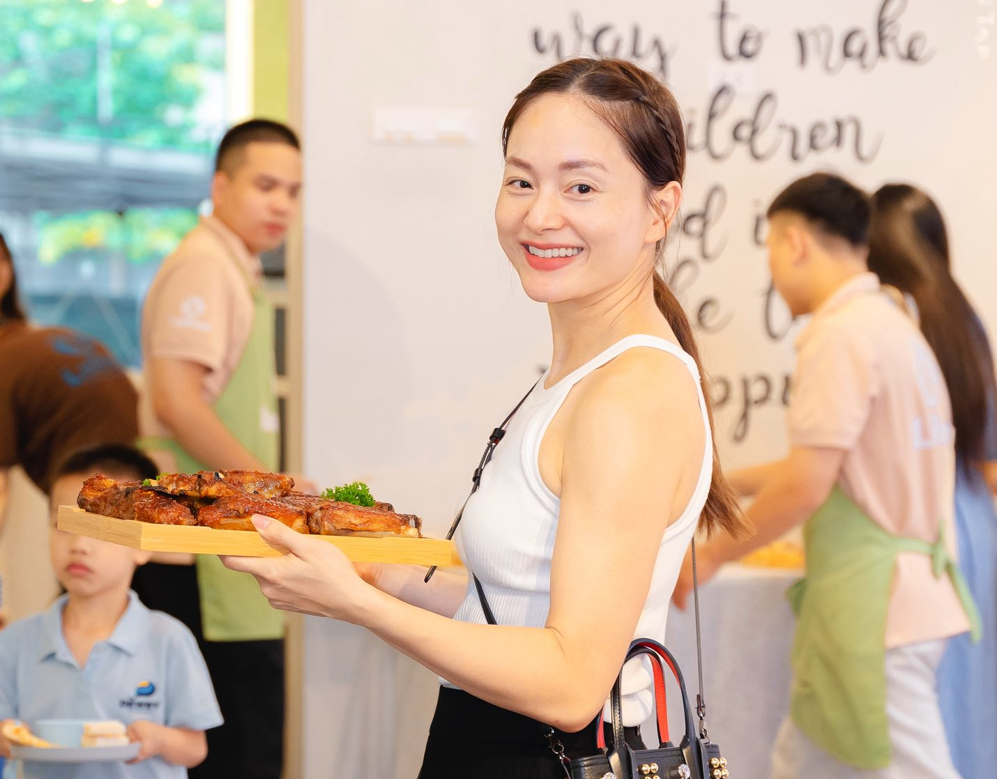 Diễn vi&ecirc;n Lan Phương t&aacute;i xuất m&agrave;n ảnh sau biến cố h&ocirc;n nh&acirc;n đầy cảm x&uacute;c- Ảnh 1.