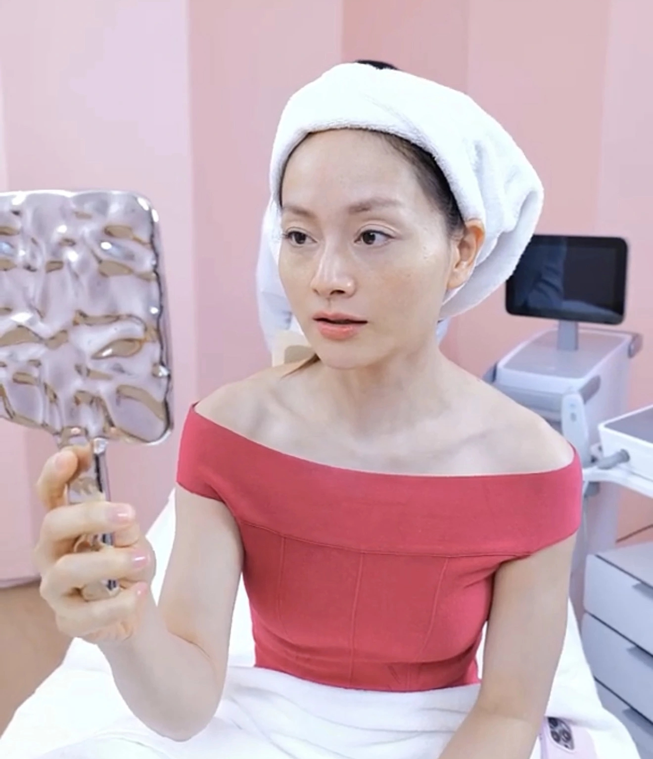 Diễn vi&ecirc;n Lan Phương t&aacute;i xuất m&agrave;n ảnh sau biến cố h&ocirc;n nh&acirc;n đầy cảm x&uacute;c- Ảnh 3.