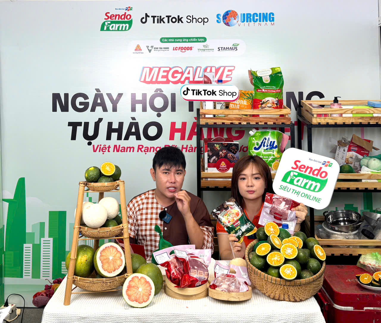VISSAN c&ugrave;ng SendoFarm v&agrave; Tiktok Shop livestream b&aacute;n thịt heo tươi sống- Ảnh 2.