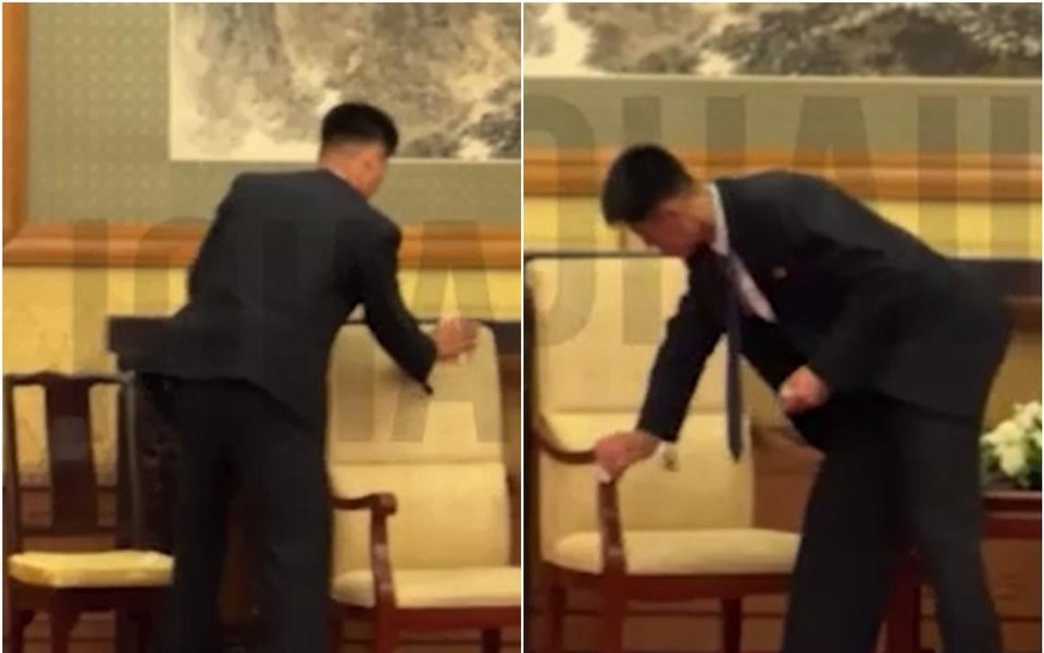 Nhân viên Triều Tiên cẩn thận thu dọn phòng họp của ông Kim Jong-un ở Bắc Kinh