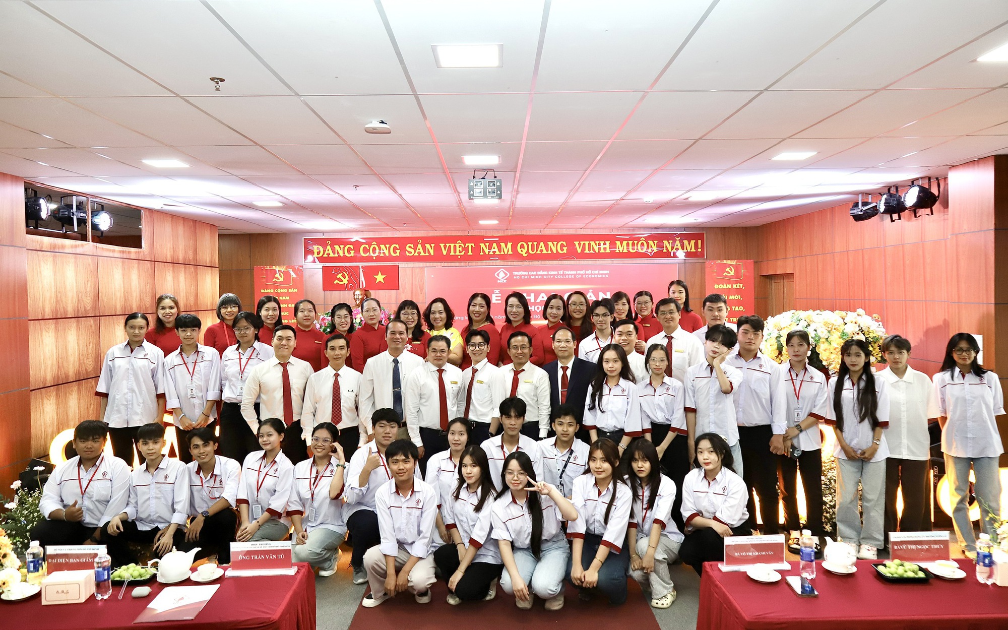 Nhà giáo phải vững trách nhiệm và "đỏ lửa" nghề!