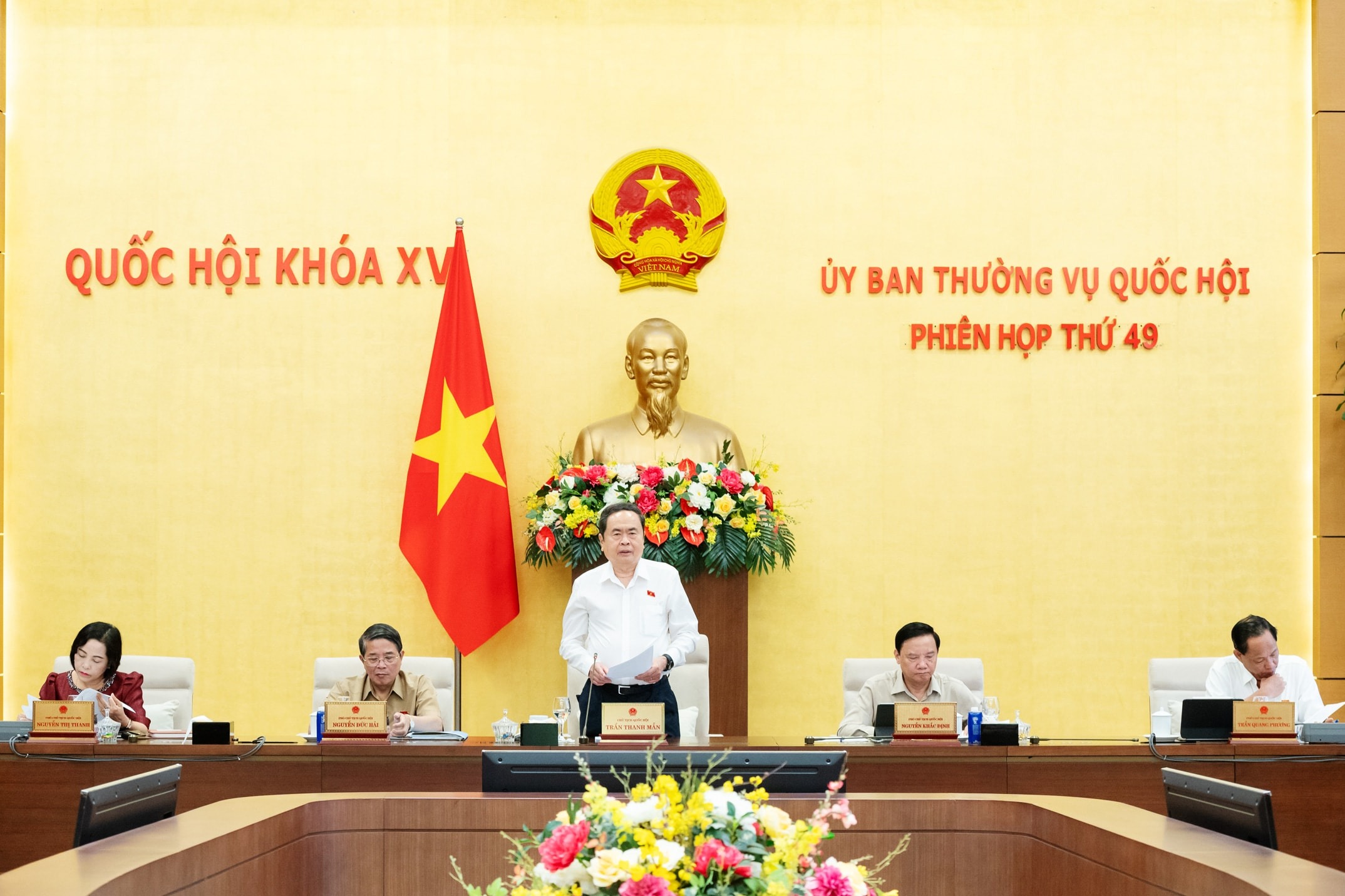 Ph&acirc;n t&iacute;ch r&otilde; "nguy cơ" của tham nhũng, l&atilde;ng ph&iacute;, ti&ecirc;u cực- Ảnh 1.