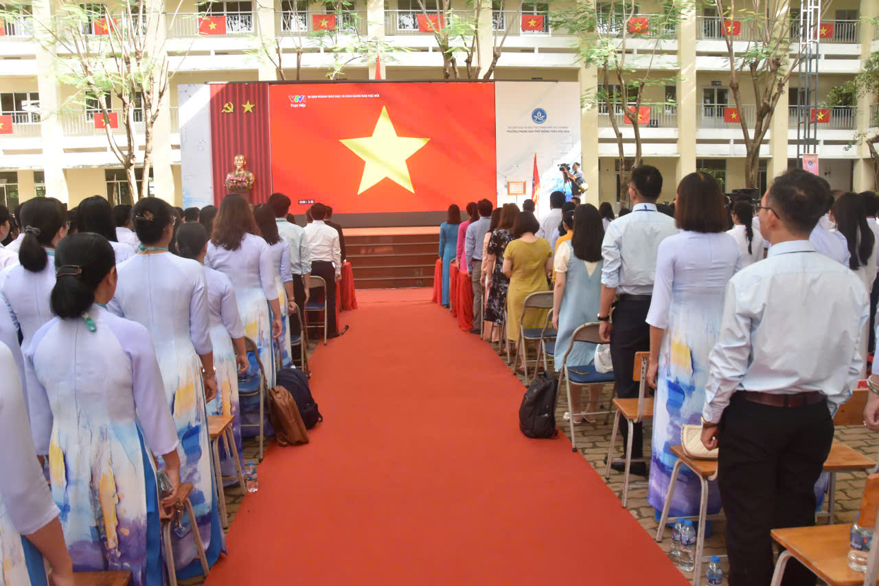 Lễ ch&agrave;o cờ ấn tượng đặc biệt tr&ecirc;n khắp cả nước - Ảnh 8.