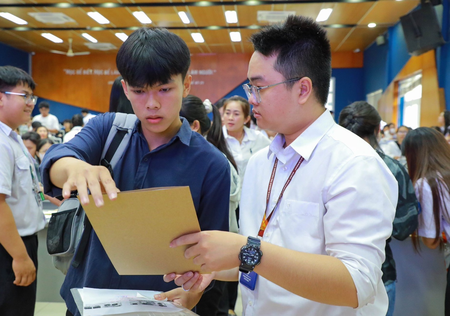 Trường ĐH Luật TP HCM r&uacute;t ngắn thời gian đ&agrave;o tạo cử nh&acirc;n- Ảnh 2.