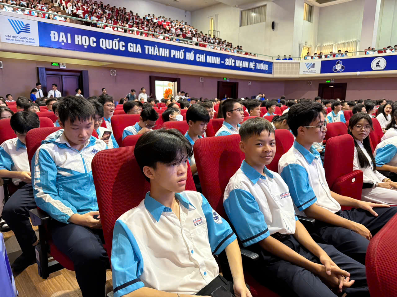 Tưng bừng khai giảng năm học mới đặc biệt chưa từng có - Ảnh 22.