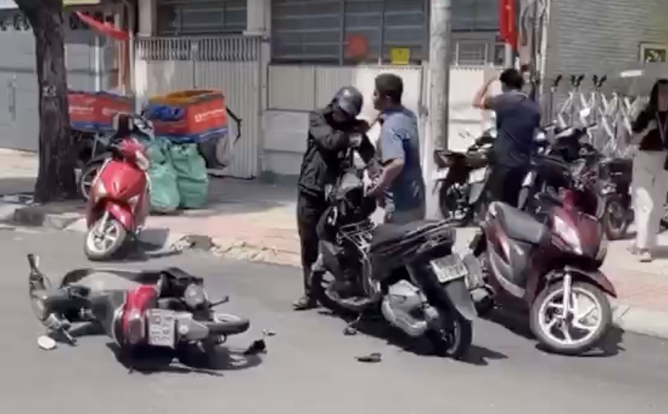 TP HCM xác minh clip hành hung nam thanh niên trên đường Trần Nhật Duật - Ảnh 1.