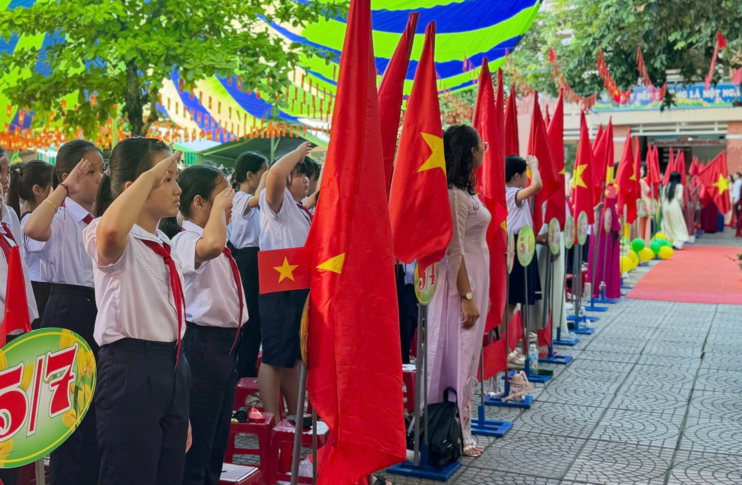 Tưng bừng khai giảng năm học mới đặc biệt chưa từng có - Ảnh 38.