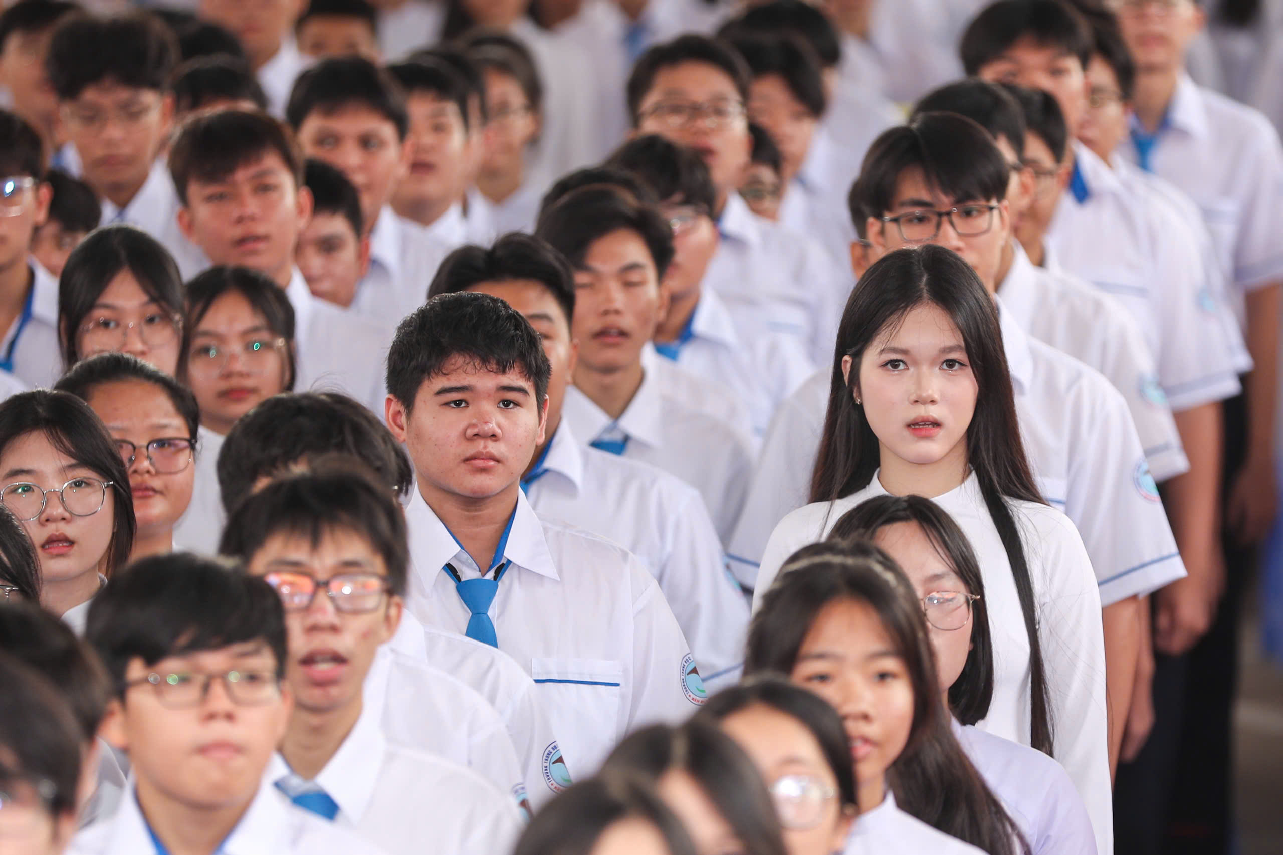 Lễ ch&agrave;o cờ ấn tượng đặc biệt tr&ecirc;n khắp cả nước - Ảnh 3.