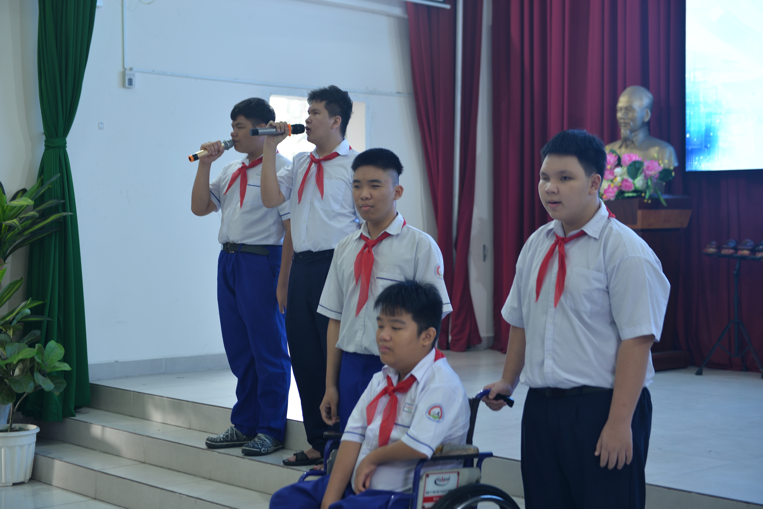 Lễ khai giảng xúc động tại trường khiếm thị Nguyễn Đình Chiểu- Ảnh 9.