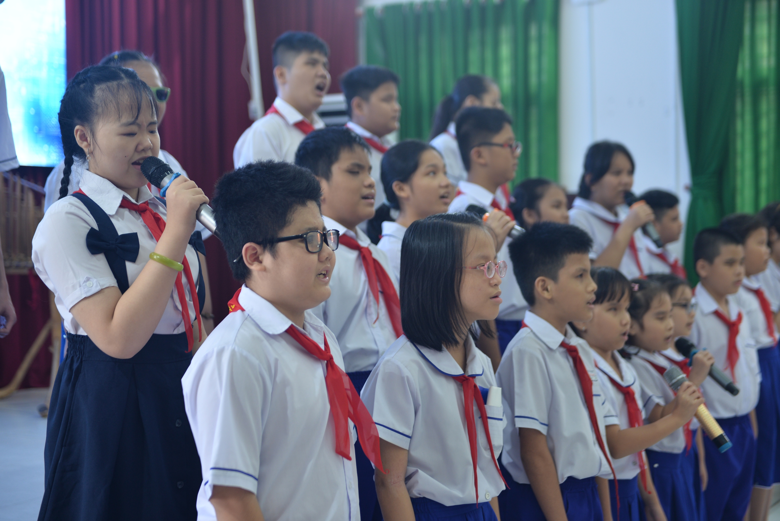 Lễ khai giảng xúc động tại trường khiếm thị Nguyễn Đình Chiểu- Ảnh 2.