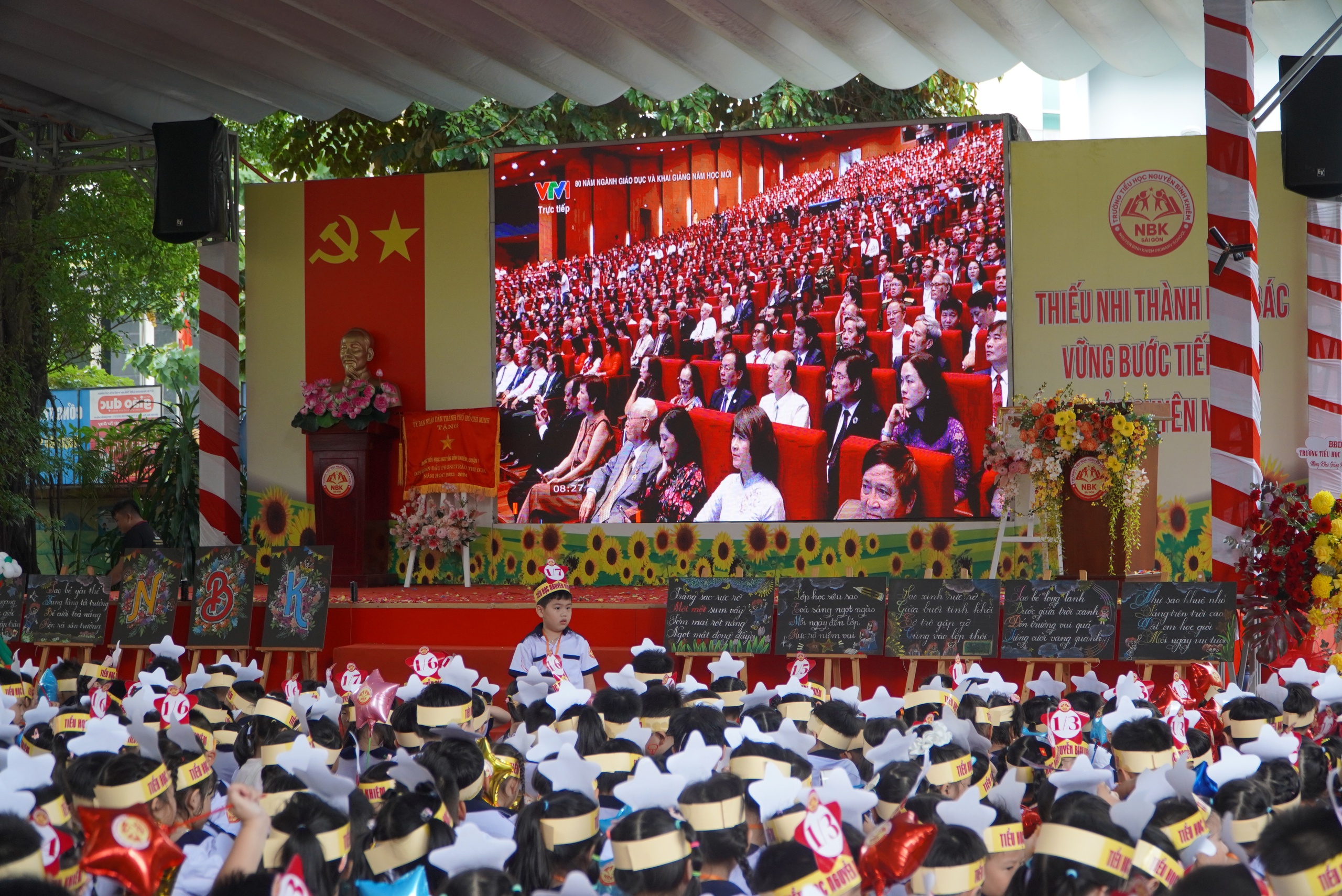 Nhiều cảm xúc trong ngày khai giảng đặc biệt của học sinh đầu cấp- Ảnh 5.