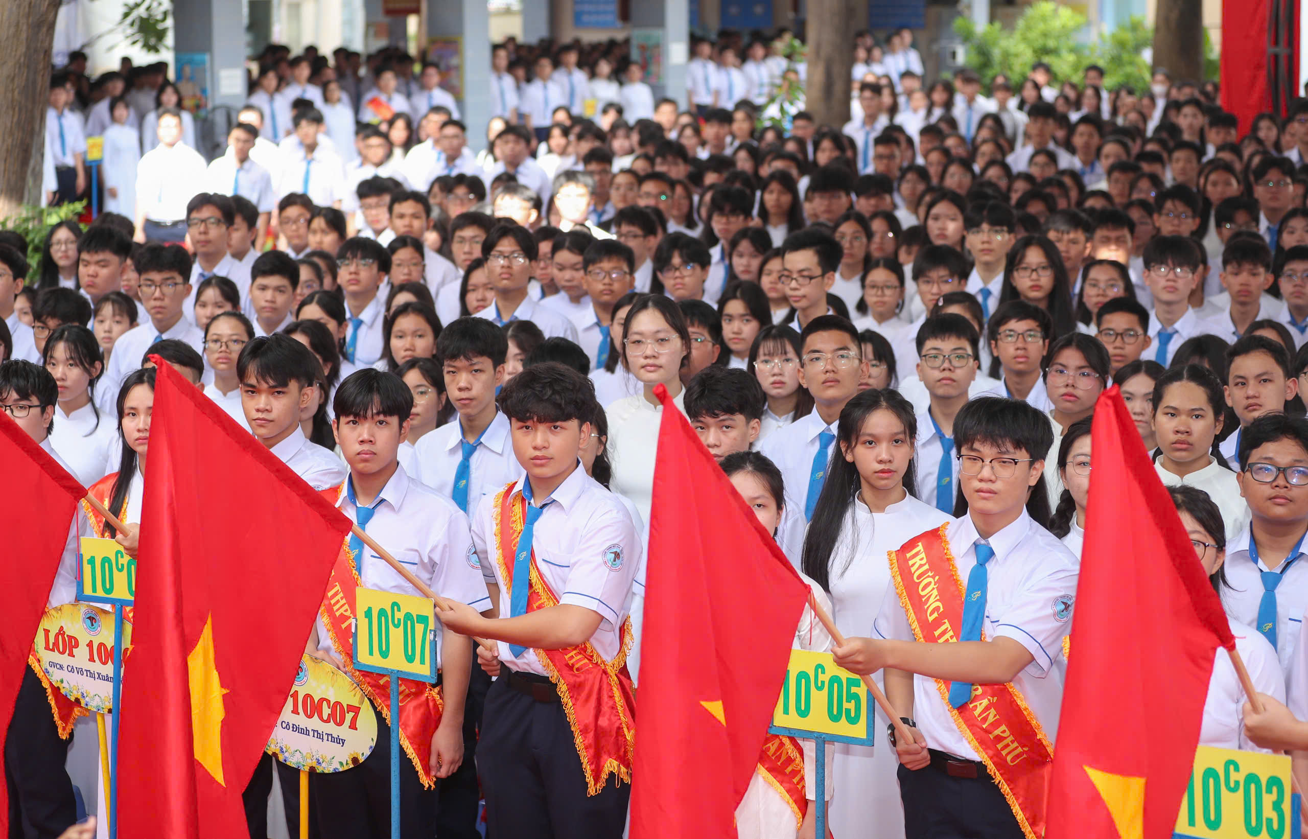 Mức thu BHYT học sinh, sinh vi&ecirc;n mới nhất - Ảnh 1.