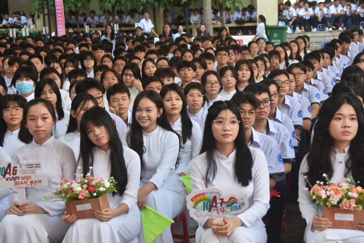 Nhiều cảm x&uacute;c trong ng&agrave;y khai giảng đặc biệt của học sinh đầu cấp- Ảnh 18.