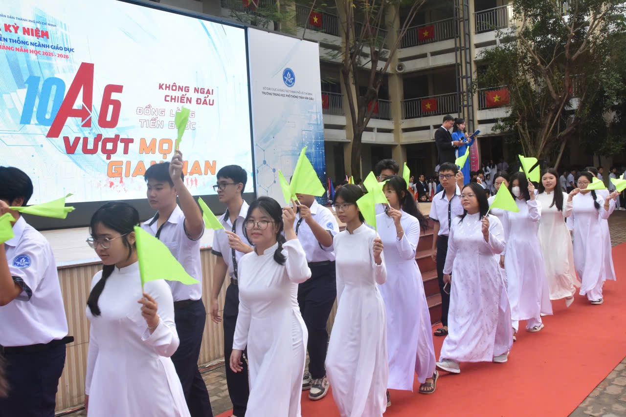 Nhiều cảm x&uacute;c trong ng&agrave;y khai giảng đặc biệt của học sinh đầu cấp- Ảnh 16.