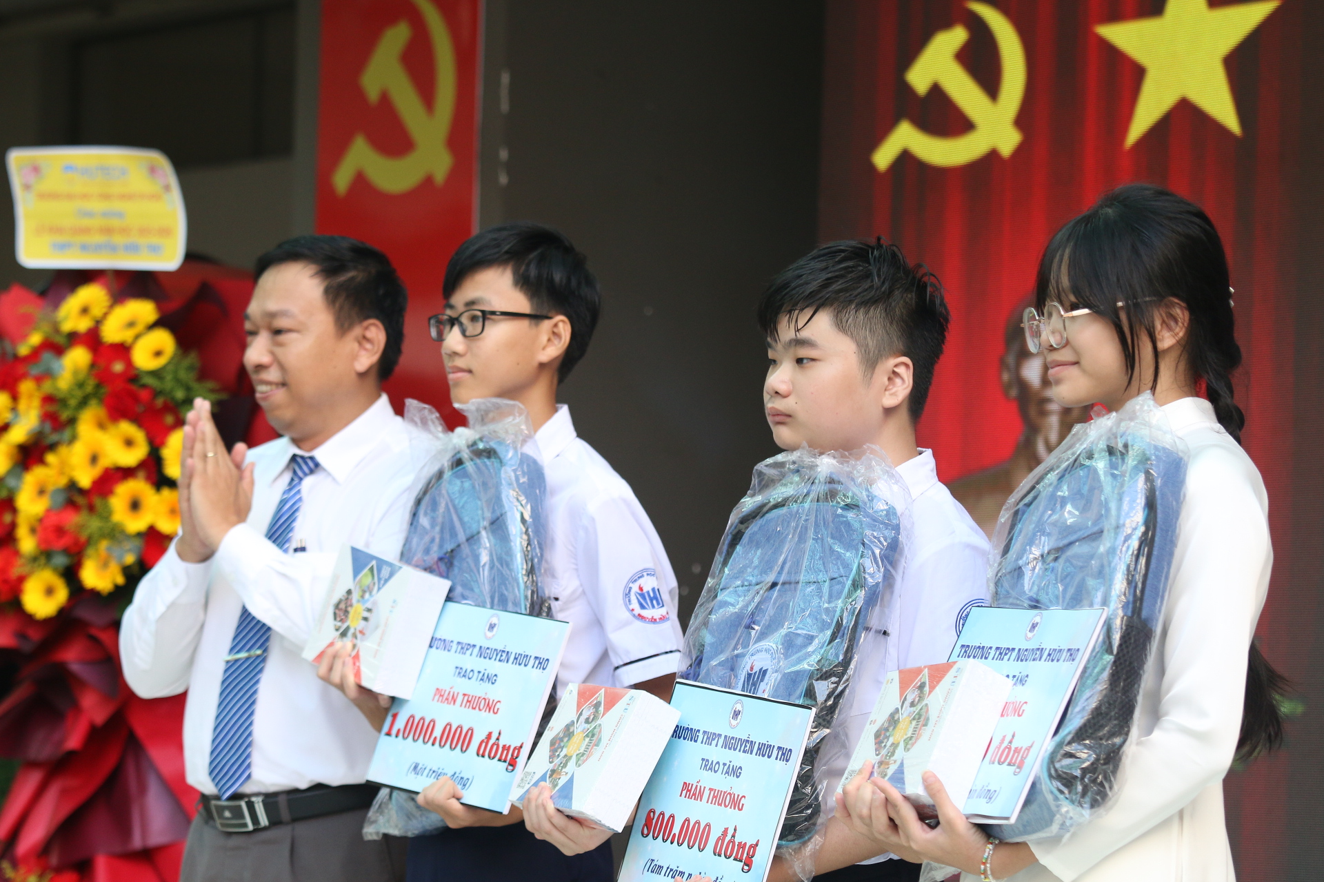 Nhiều cảm x&uacute;c trong ng&agrave;y khai giảng đặc biệt của học sinh đầu cấp- Ảnh 13.