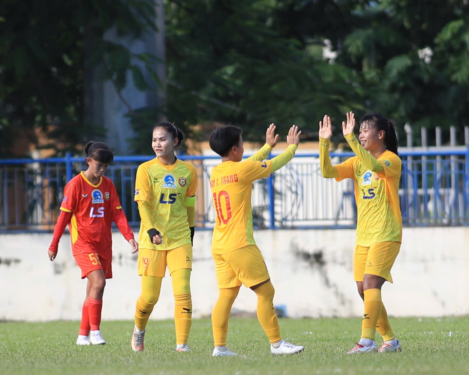 ĐKVĐ nữ TP HCM 1 thắng đậm ng&agrave;y ra qu&acirc;n Giải nữ VĐQG- Ảnh 1.