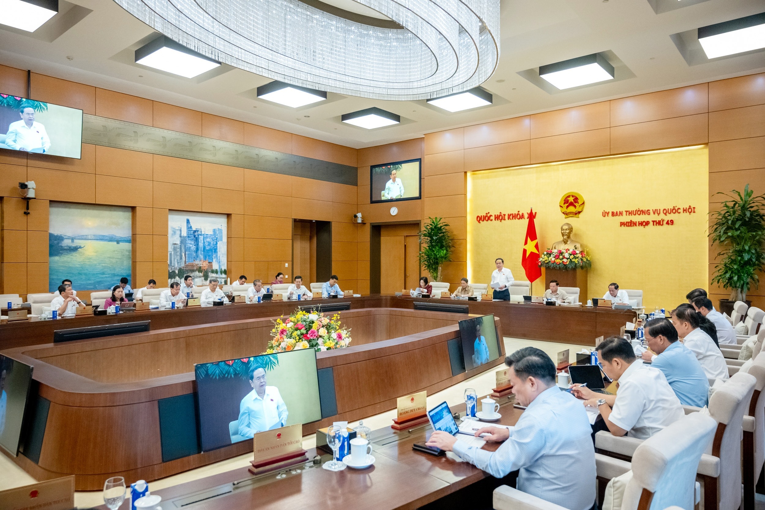Khai mạc Phiên họp thứ 49 của Ủy ban Thường vụ Quốc hội- Ảnh 2.