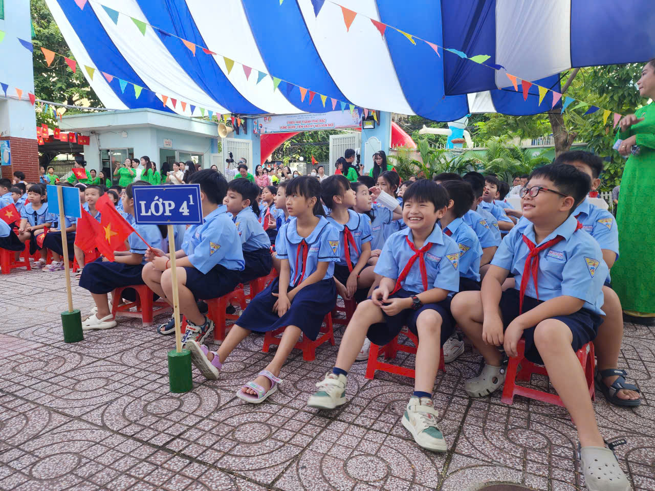 Tưng bừng khai giảng năm học mới đặc biệt chưa từng có - Ảnh 15.