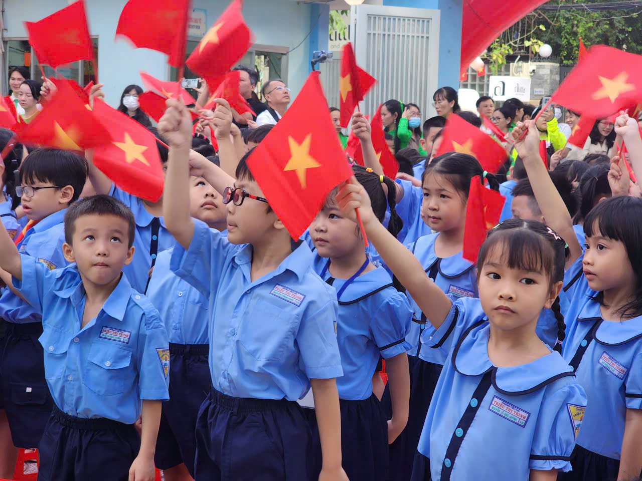 Tưng bừng khai giảng năm học mới đặc biệt chưa từng có - Ảnh 16.