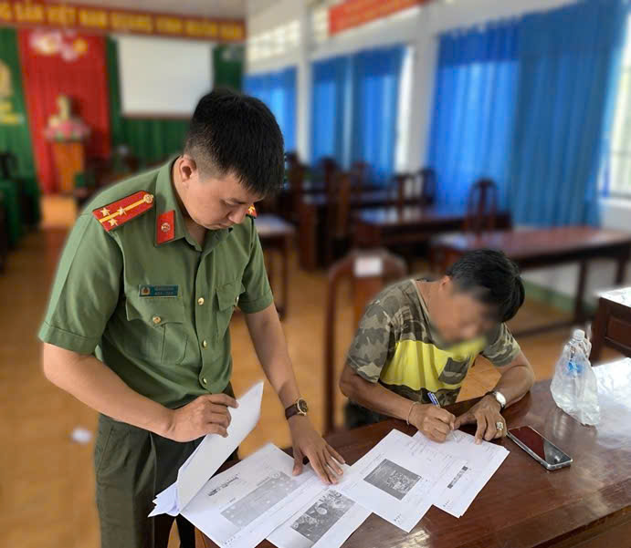 Một người ở Đồng Th&aacute;p thừa nhận h&agrave;nh vi vi phạm v&agrave; tự nguyện rời khỏi nh&oacute;m phản động tr&ecirc;n mạng- Ảnh 1.
