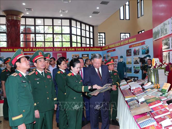 Tổng B&iacute; thư T&ocirc; L&acirc;m dự Lễ Kỷ niệm 80 năm Ng&agrave;y truyền thống Bộ Tổng Tham mưu QĐND Việt Nam- Ảnh 6.