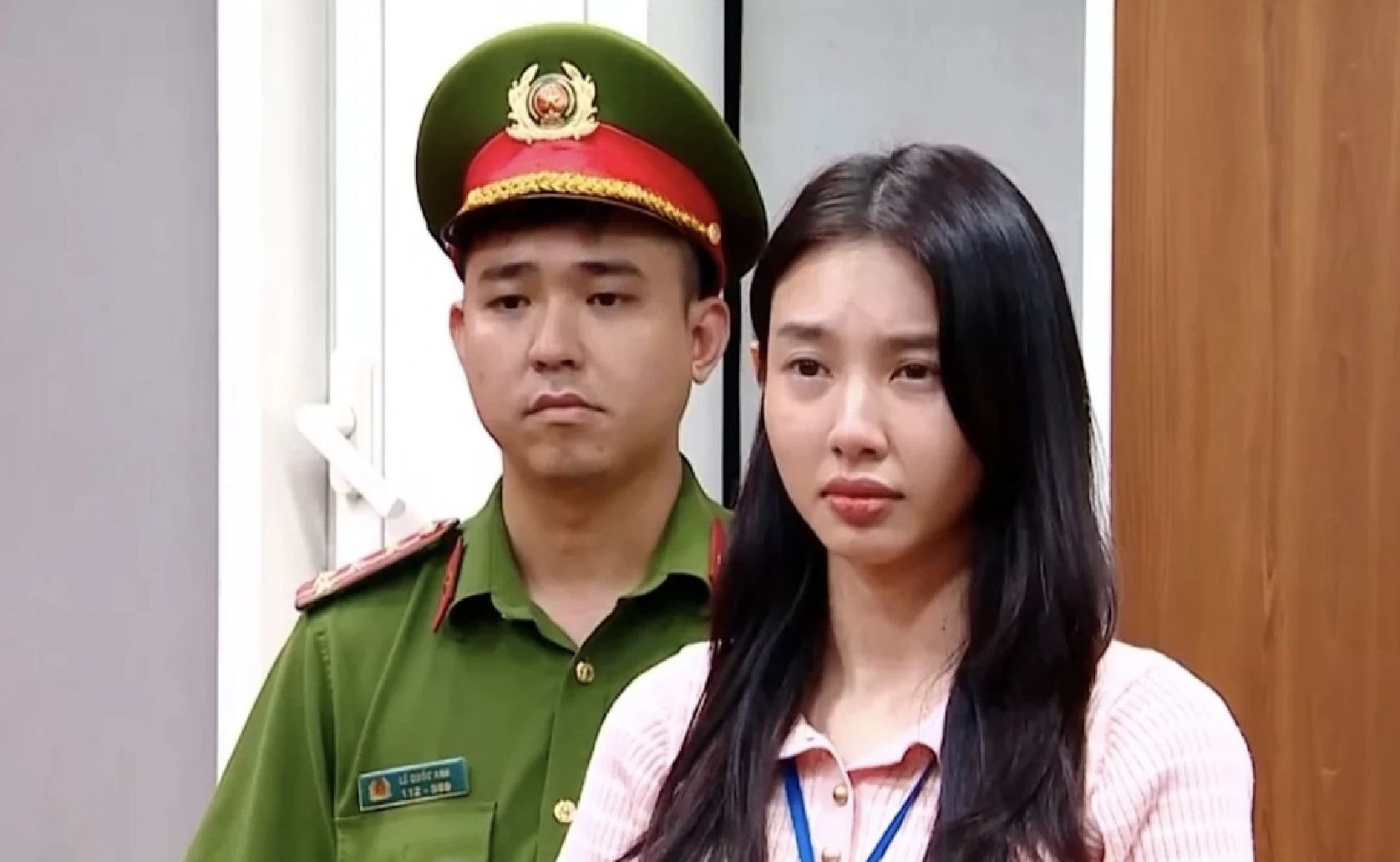 Hoa hậu Th&ugrave;y Ti&ecirc;n k&yacute; hợp đồng quảng c&aacute;o để trốn tr&aacute;ch nhiệm trong vụ kẹo Kera - Ảnh 2.