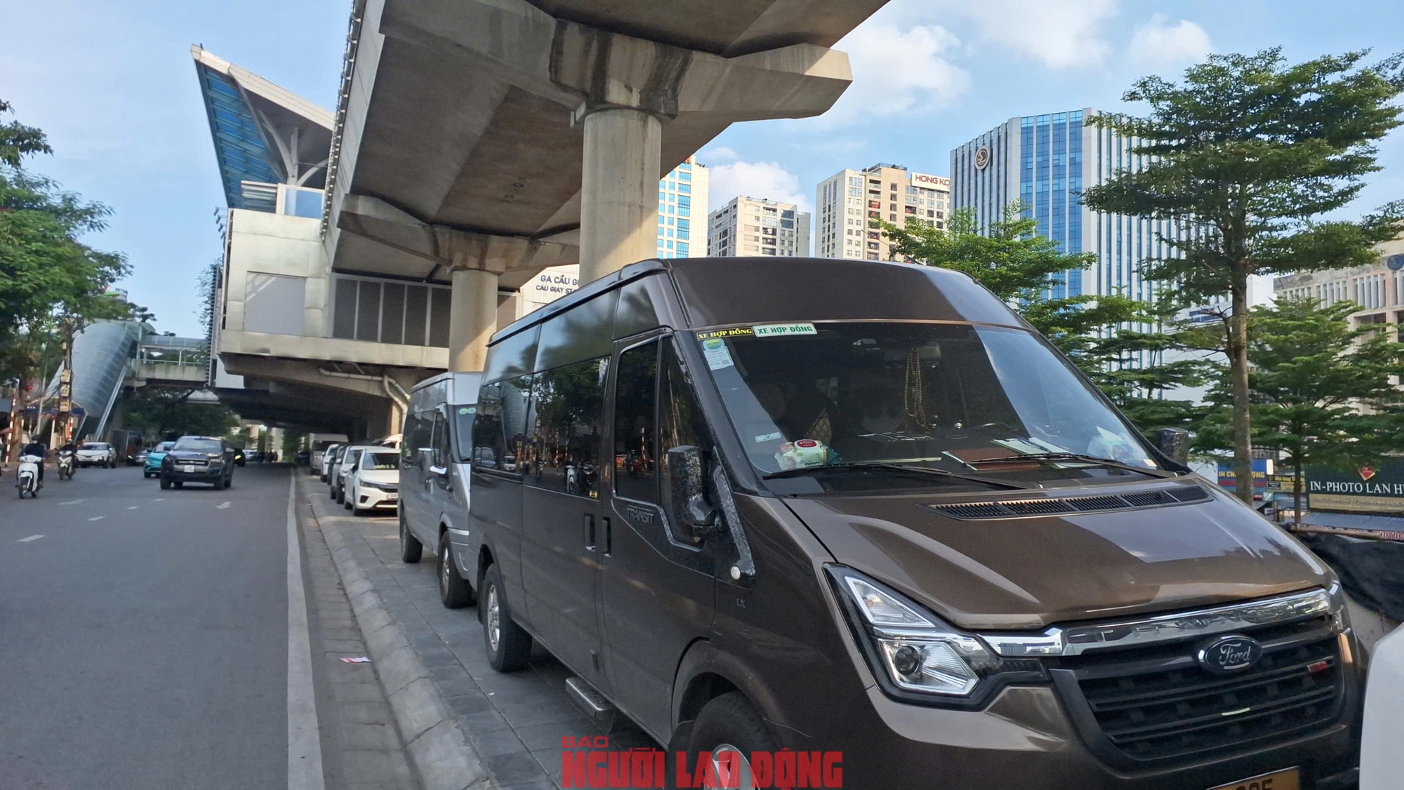 C&aacute;c b&atilde;i giữ xe dưới gầm cầu cạn ở H&agrave; Nội: Chỗ đ&oacute;ng cửa, chỗ vẫn nhận giữ xe- Ảnh 10.