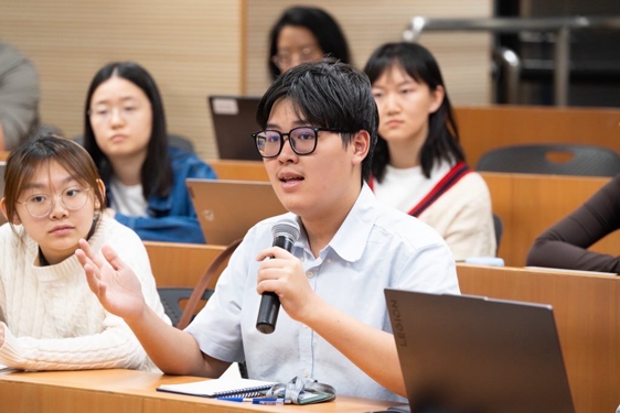 Ngô Tuấn Khanh tấm gương sinh viên tài năng tại Đại học Hồng Kông - Ảnh 2.