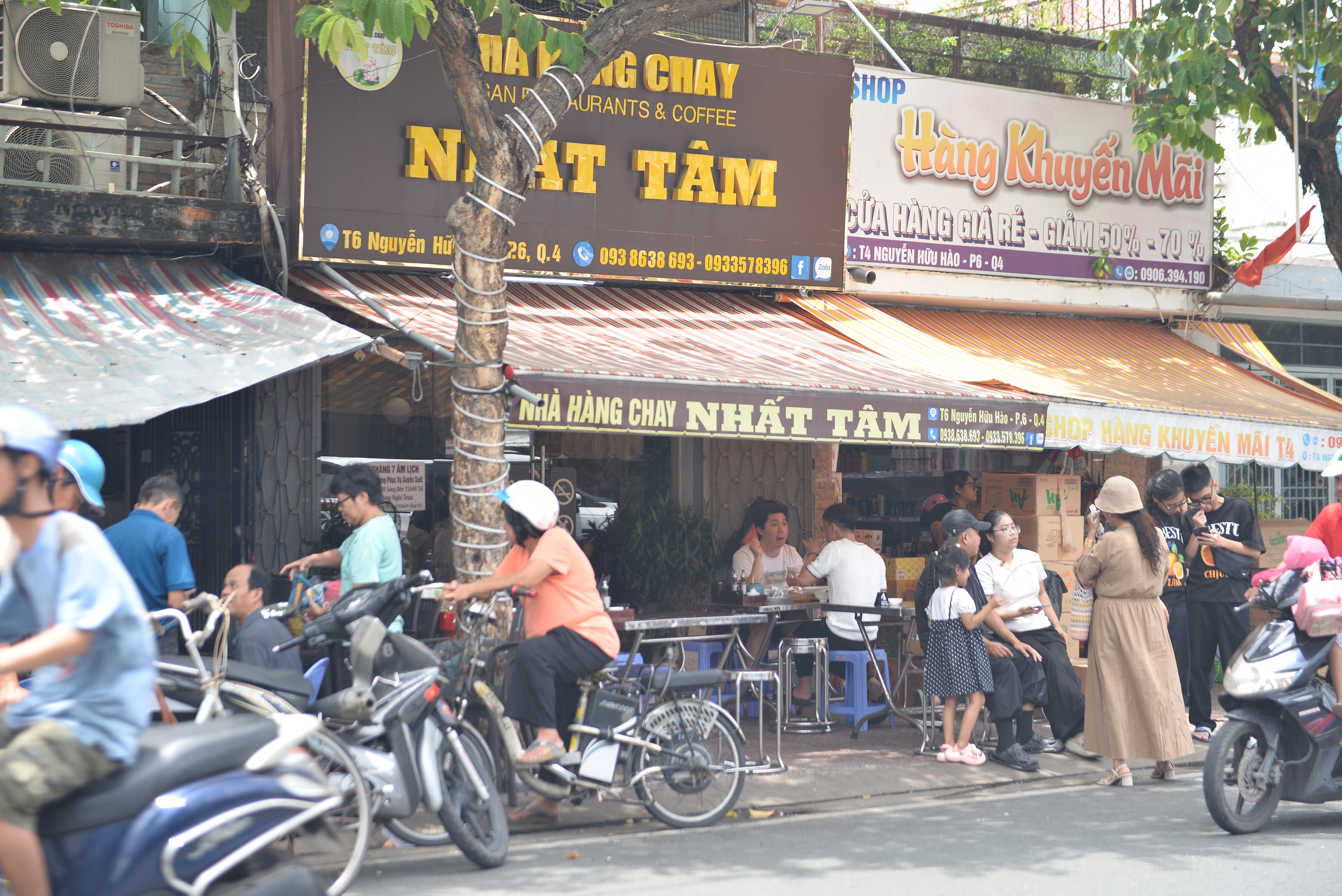 Kh&ocirc;ng kh&iacute; Lễ Vu Lan tại TP HCM: B&ocirc;ng hồng tri &acirc;n nở rộ, ng&agrave;n Phật tử hướng về cha mẹ- Ảnh 14.